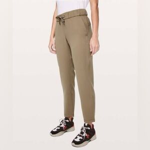 Lululemon on the fly 7/8 woven women’s pant khaki